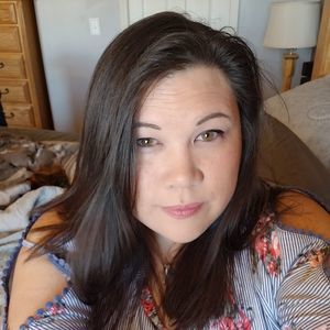 Meet your Posher, Debbie